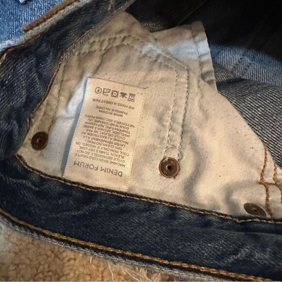 Aritzia the Denim Forum the Yoko Short size 27 shorts - Picture 7 of 7